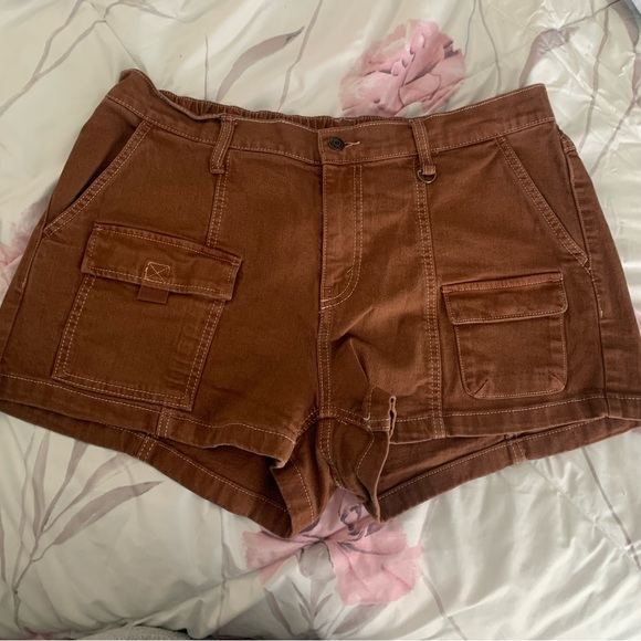 Wild Fable Women's Tan Cargo Shorts - Picture 1 of 8